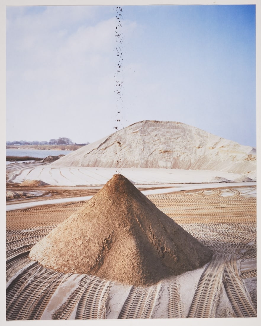 Philip Gaisser: Philip Gaisser 1980 Hamburg - "How to build a Pyramid in one Day" - (2009) Color offset/paper. 60.6 x 48.6 cm. Verso monogrammed and inscribed in pencil: PG / 345 A1 (griffelkunst). The