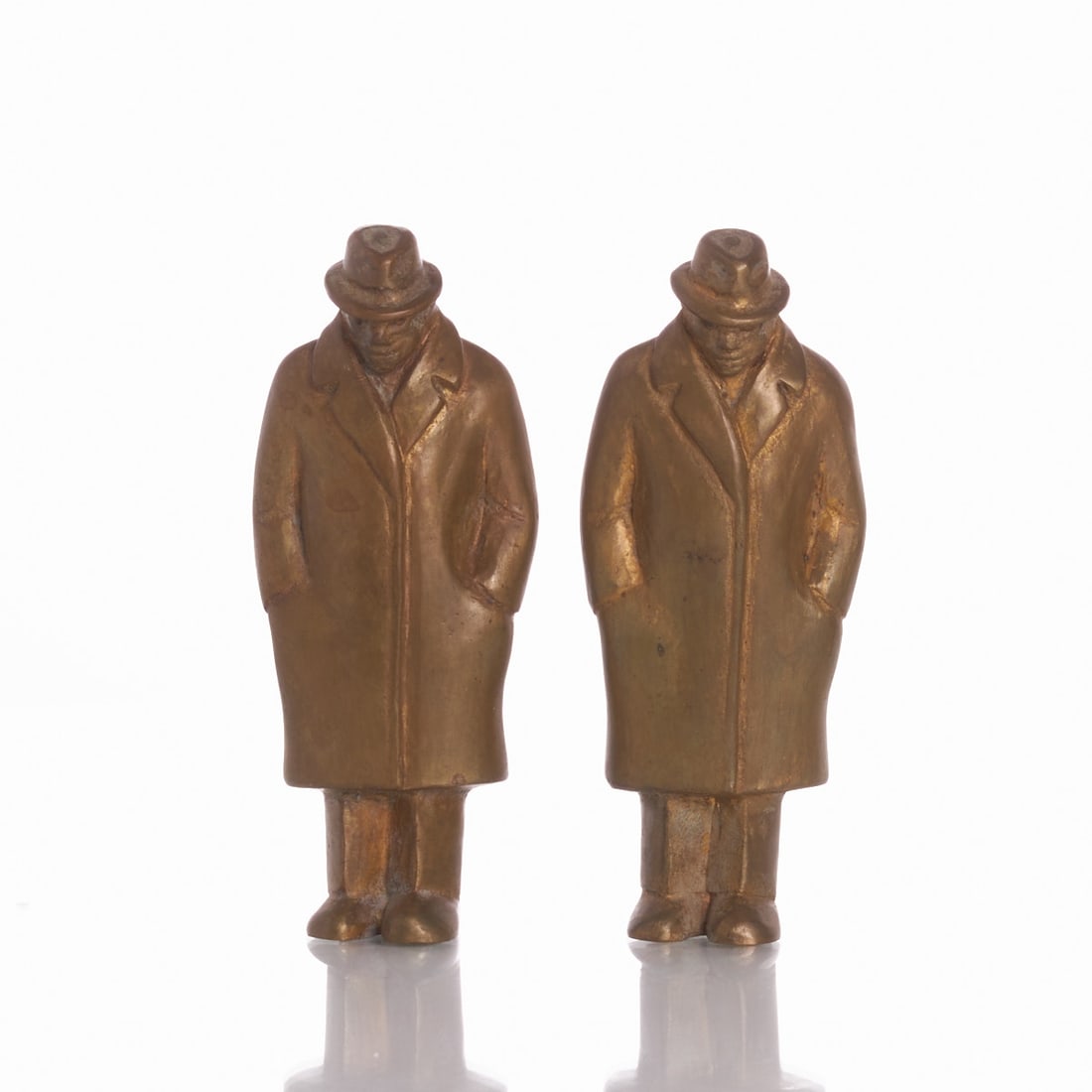 Siegfried Neuenhausen: Siegfried Neuenhausen 1931 Dormagen - lives and works in Hanover - Two Alike - Bronze. Gold-brown patinated. 17/60. H. 15.5 cm. Monogrammed on the reverse: nh. Foundry mark: GUSS BARTH ELMENHORST. S.