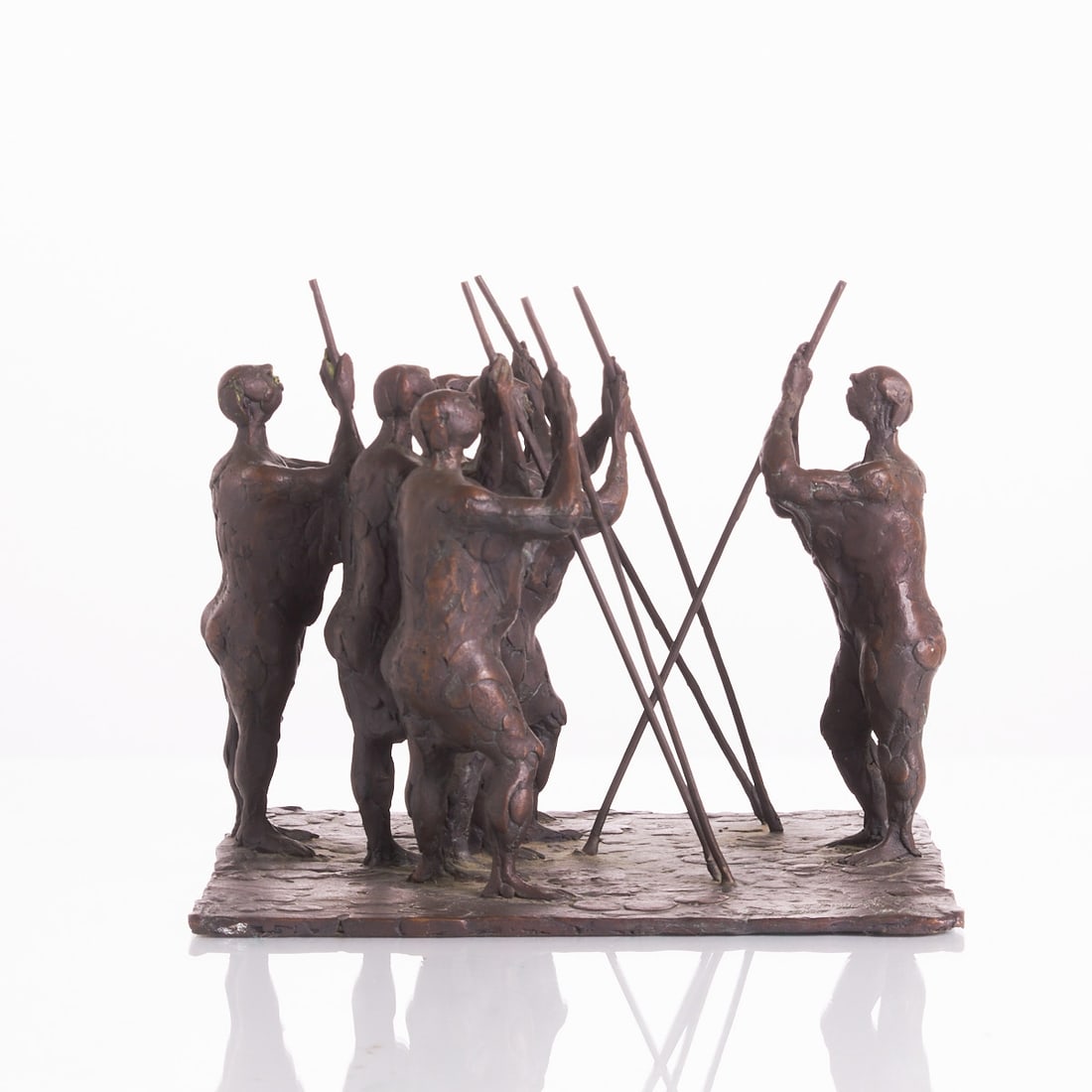 Karl Ulrich Nuss: Karl Ulrich Nuss 1943 Stuttgart - lives and works in Weinstadt-Strümpfelbach - Group of Figures - Bronze. Brown patinated. VI/X. 18.5 x 22.5 x 20 cm. Signed and dated on the base: U. NUSS