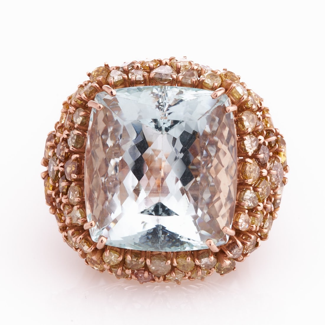 Aquamarine and diamond ring: Aquamarine and diamond ring 585/- rose gold, stamped. Total weight: 24.6 g. 1 aquamarine in fancy cut approx. 43.89 ct. Various colored fancy diamonds totalling approx. 7.85 ct. Ring size 55. Very