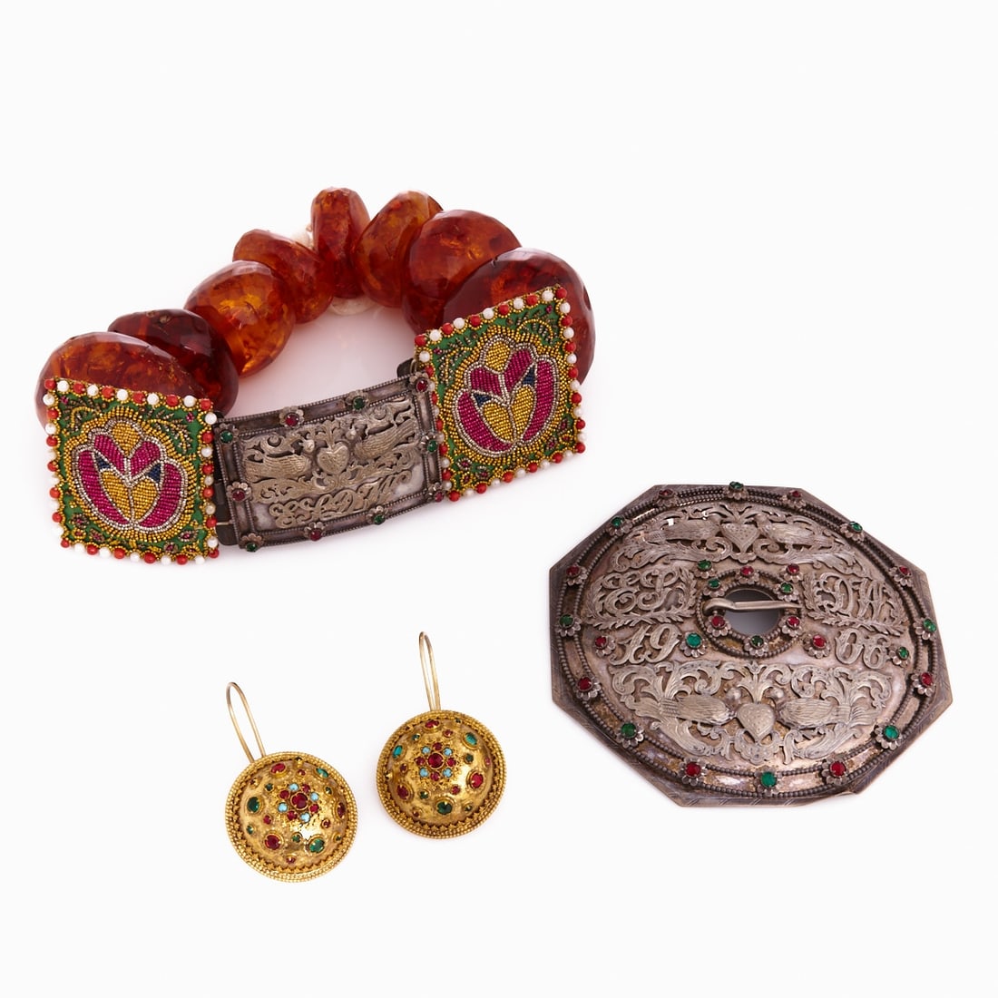 Schaumburg Traditional Costume Jewelry Collection - Wedding Necklace, Chest Brooch, and Pair of: Schaumburg Traditional Costume Jewelry Collection - Wedding Necklace, Chest Brooch, and Pair of Earrings - Part of a Bad Nenndorf traditional costume. Schaumburg/Bad Nenndorf, circa 1906. Silver, unst