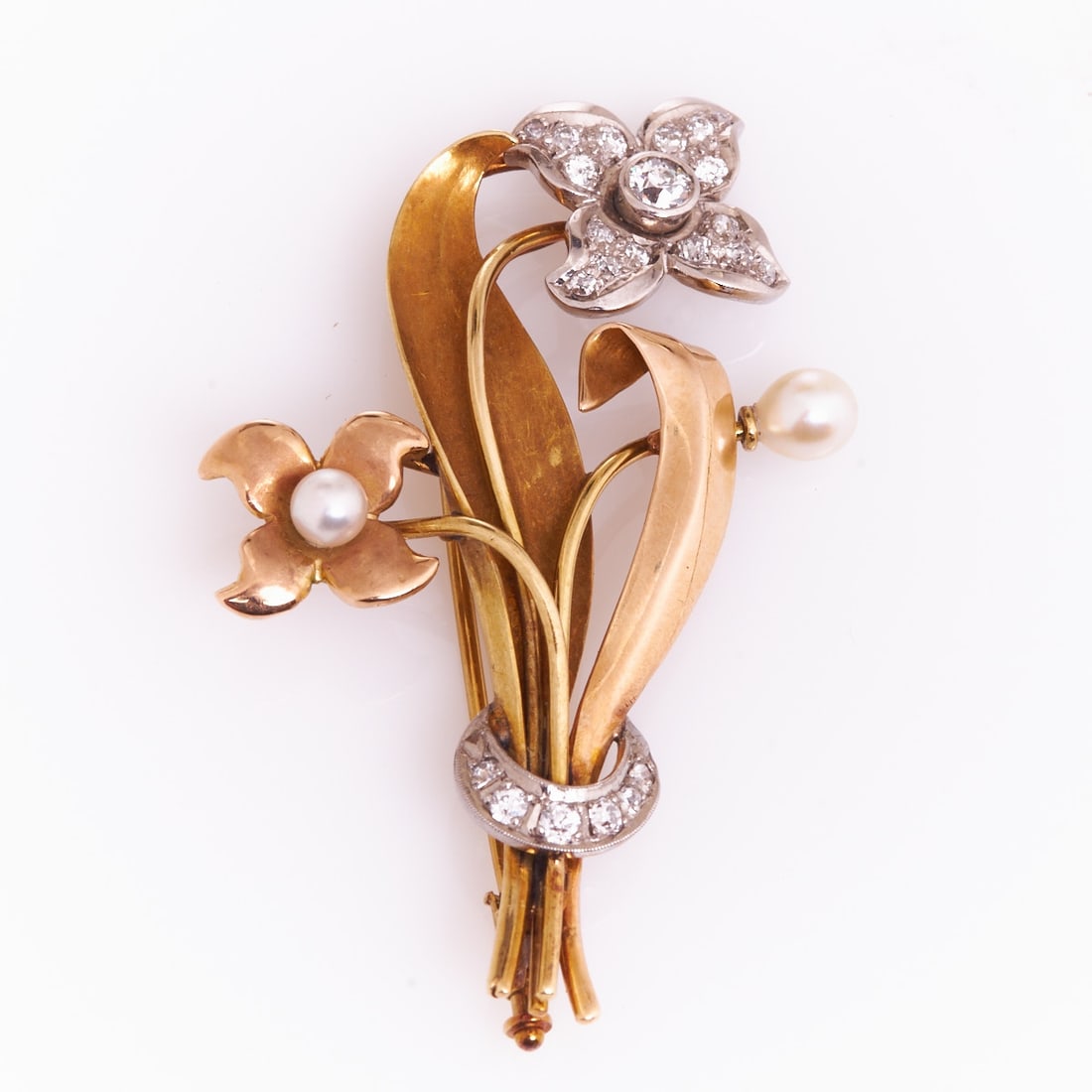 Flower bouquet brooch (1 of 1)