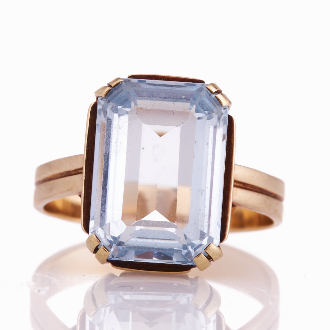 Aquamarine Ring in Rectangular Shape (1 of 1)