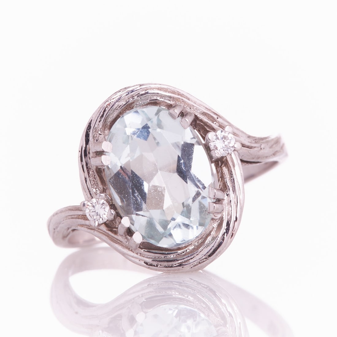 Delicate Aquamarine Ring (1 of 1)
