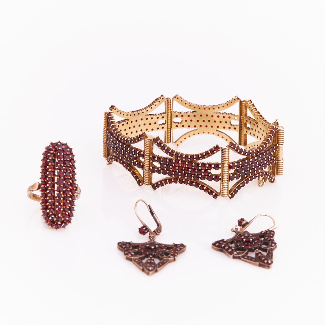 Beautiful Garnet Set: Bracelet, Ring and Pair of Earrings (1 of 1)