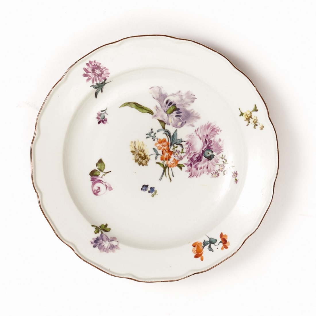 Plate - Flower Bouquet / Mannerist Flowers. Meissen, circa 1740.: Plate - Flower Bouquet / Mannerist Flowers Meissen, circa 1740. Porcelain, white, glazed. Polychrome painted. Brown rim. Underglaze blue crossed swords mark. 1st choice. Impressed: 54. H. 3.5 cm, D. 2