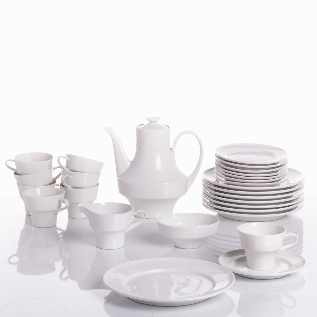 27-piece coffee service 'Circle and Oval' for 8 persons, State Porcelain Manufactory (KPM), Berlin (1 of 1)