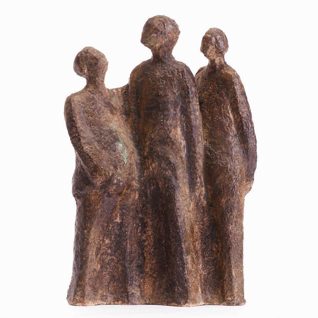 3 standing figures as a group - Studio ceramics. G??nter Roth, Gl??cksburg.: 3 standing figures as a group - Studio ceramics Günter Roth, Glücksburg. Stoneware, light body, beige-brown, slightly green glazed. Signed on the wall: R. H. 45 cm, W. 28 cm, D. 12 cm.