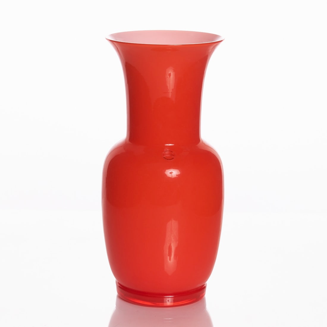 Venini Vase Opalino. Paolo Venini (design) 1932, Venini (execution), Murano 2023.: Venini Vase Opalino Paolo Venini (design) 1932, Venini (execution), Murano 2023. Opaque white glass overlaid with orange glass. Base ring of orange glass. Marked and dated on the body: venini 2023. Fo