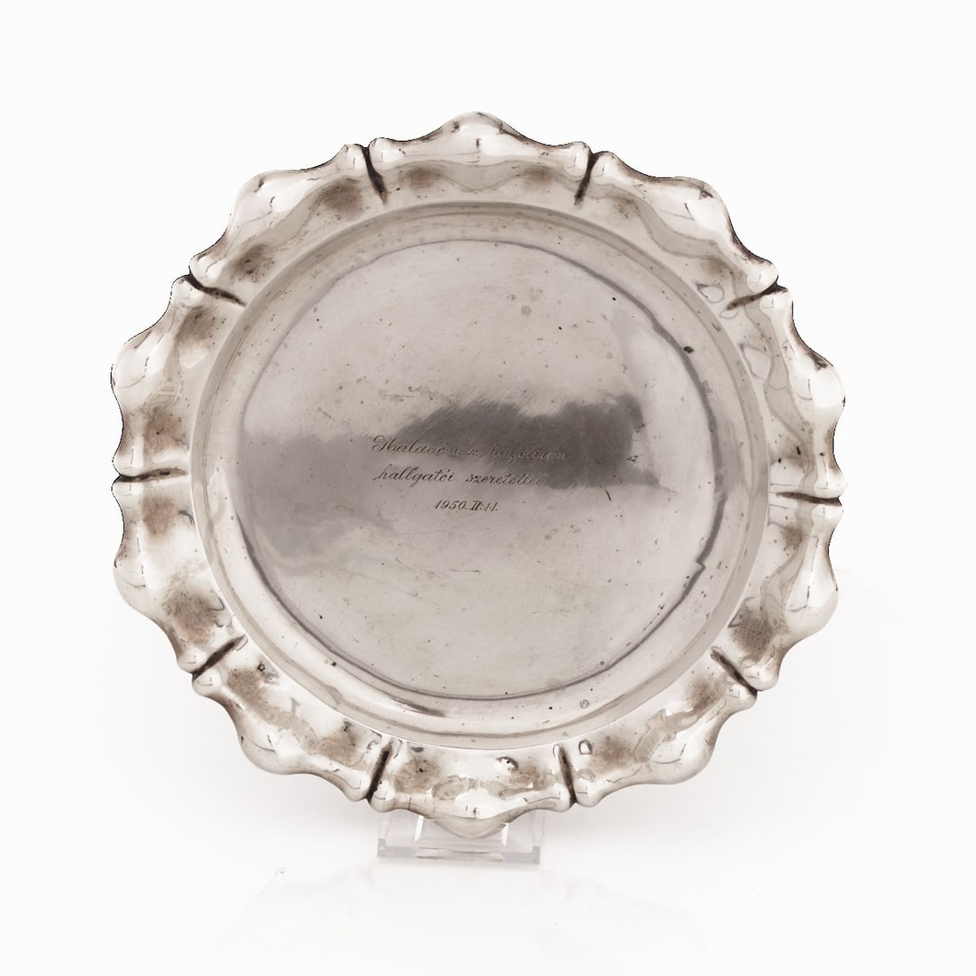 Fruit Bowl: Fruit bowl Vienna/Austria/Hungary, circa 1900. 800 silver. Hallmarks: maker's mark, Diana's head. D. 28 cm. Weight: 312 g. Inscription.