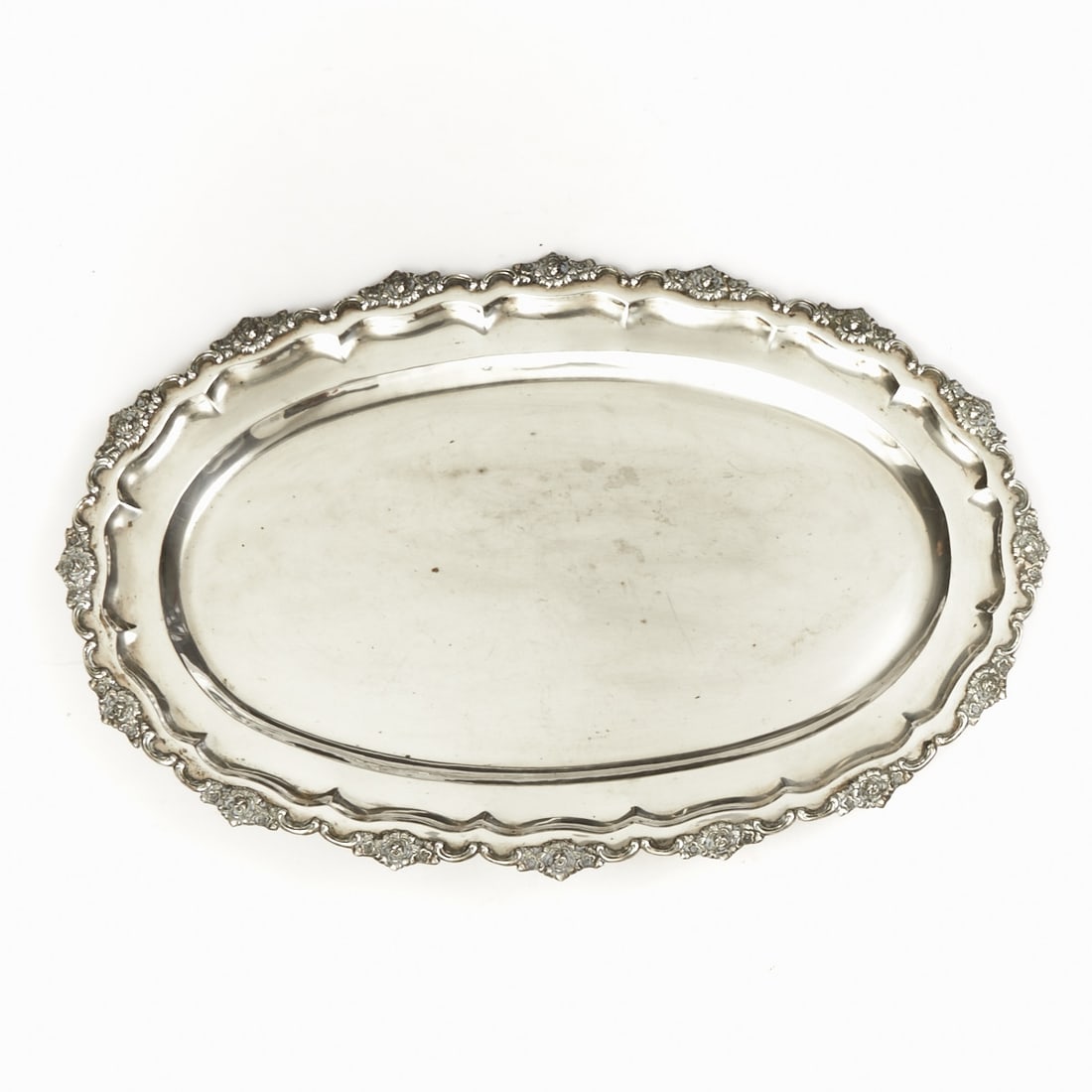 Art Deco Tray: Tray in Baroque style Austria, circa 1900. 800 silver. Hallmarks: maker's mark, Diana's head. 2 x 55 x 37 cm. Weight: 1180 g.