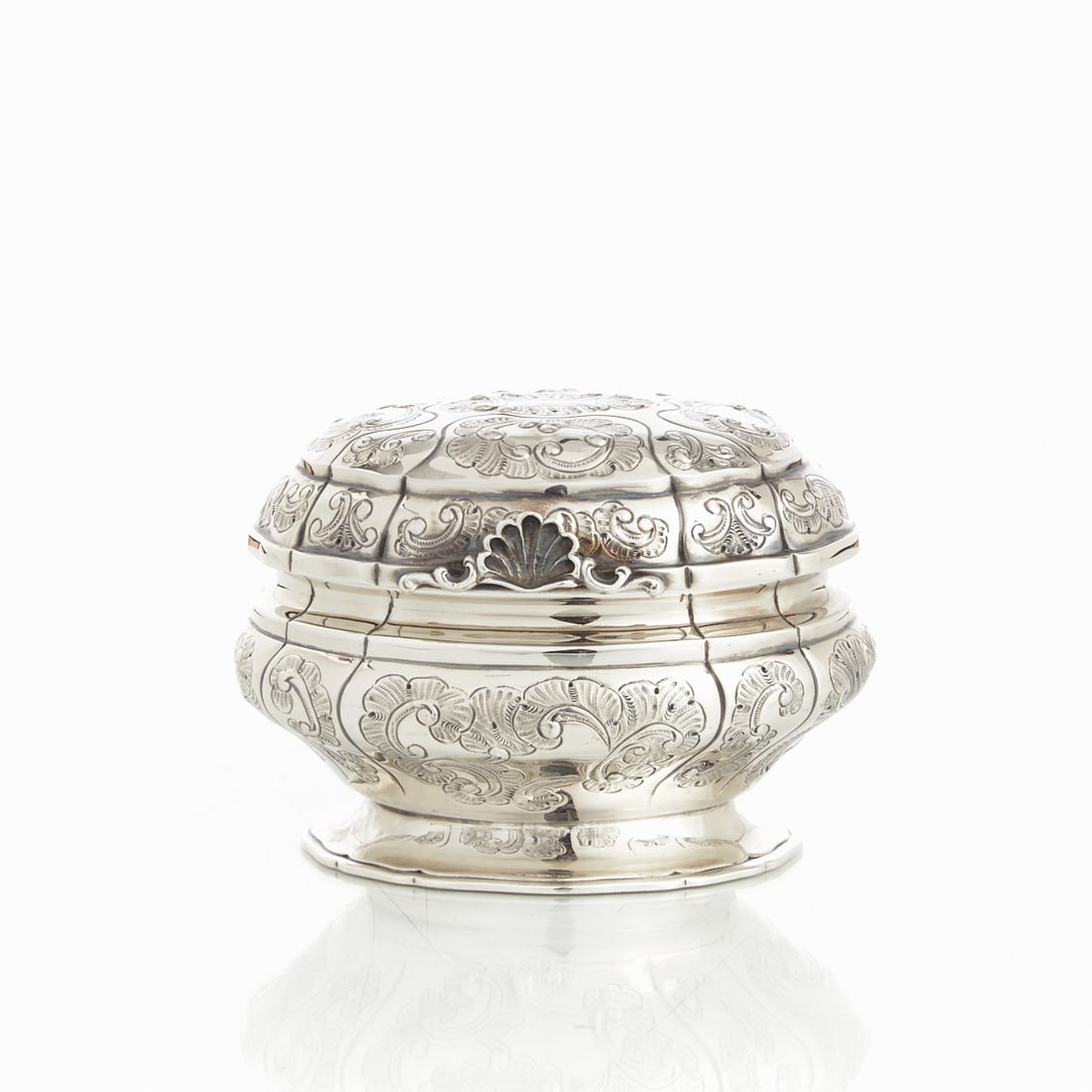 Sugar bowl in Baroque style (1 of 1)