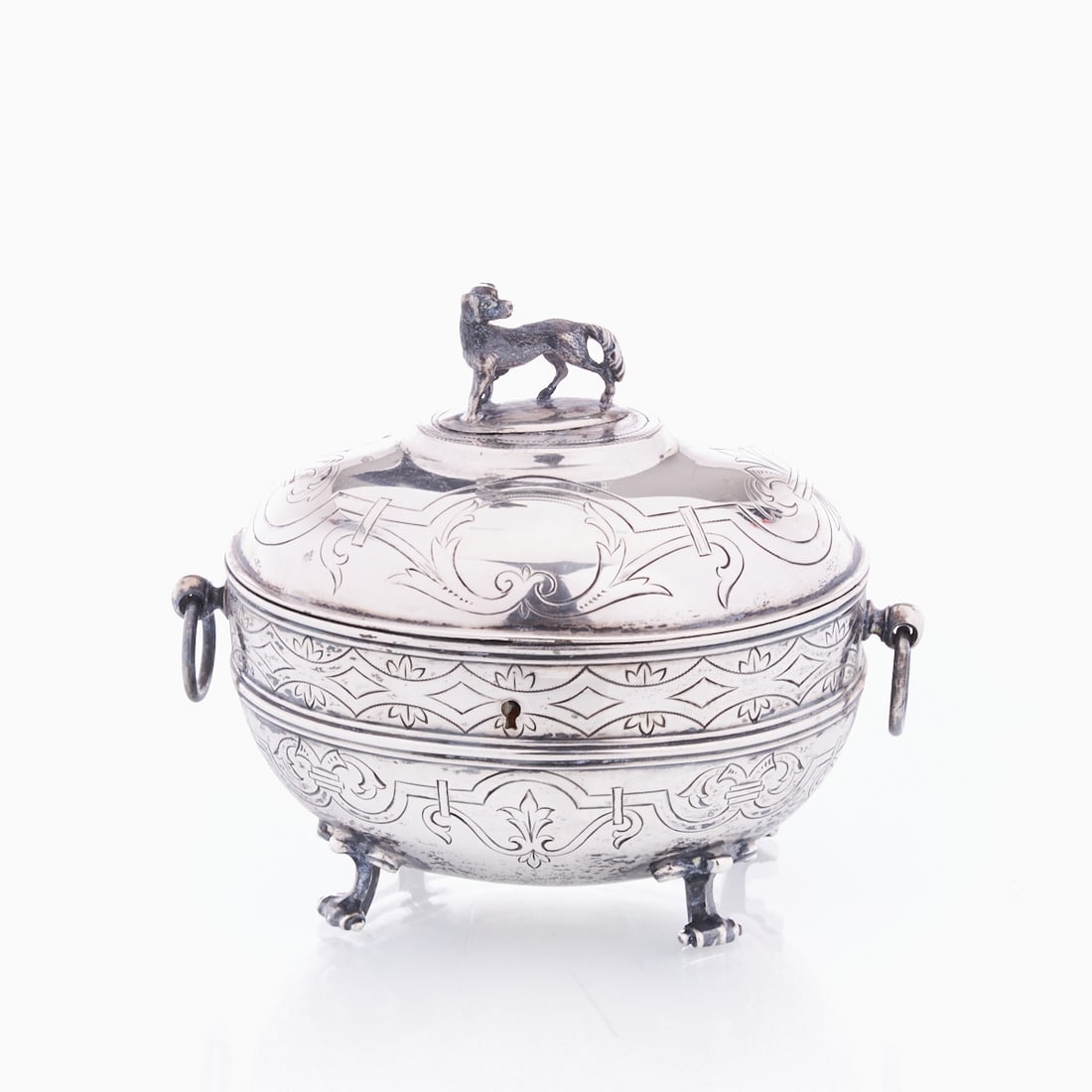 Sugar Box with Dog: Sugar box with dog Vienna/Austria, 19th century. 800 silver. Hallmarks: maker's mark, Diana head. 13.5 x 16 x 11 cm. Weight: 354 g. Without key. Damaged.