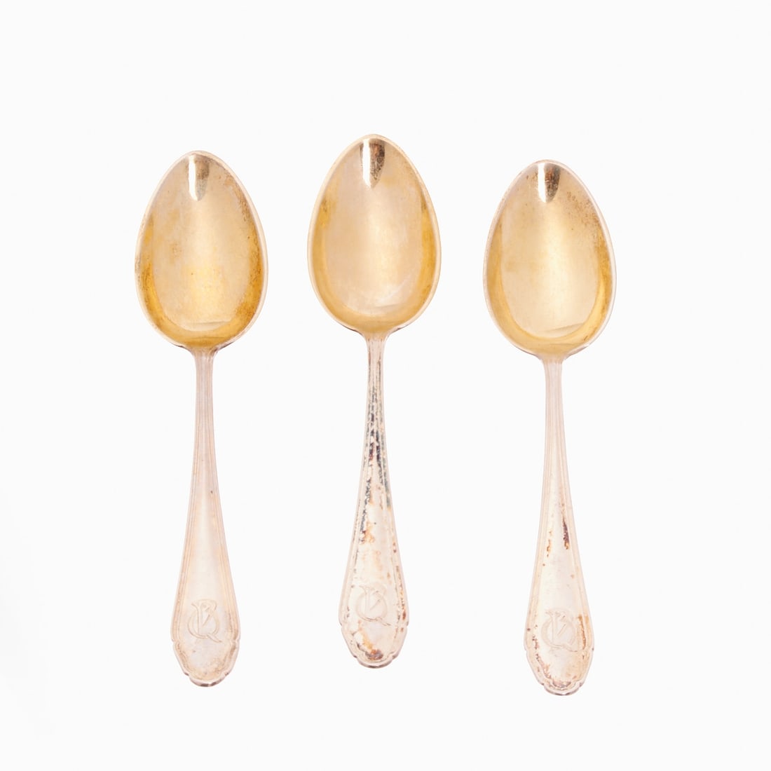 11 Mocha Spoons: 11 mocha spoons Koch & Bergfeld/Bremen. 800 silver. Hallmarks: maker's mark, 800, half-moon/crown. L. 10.5 cm. Weight: 114 g. Gilded bowl. Monogr.