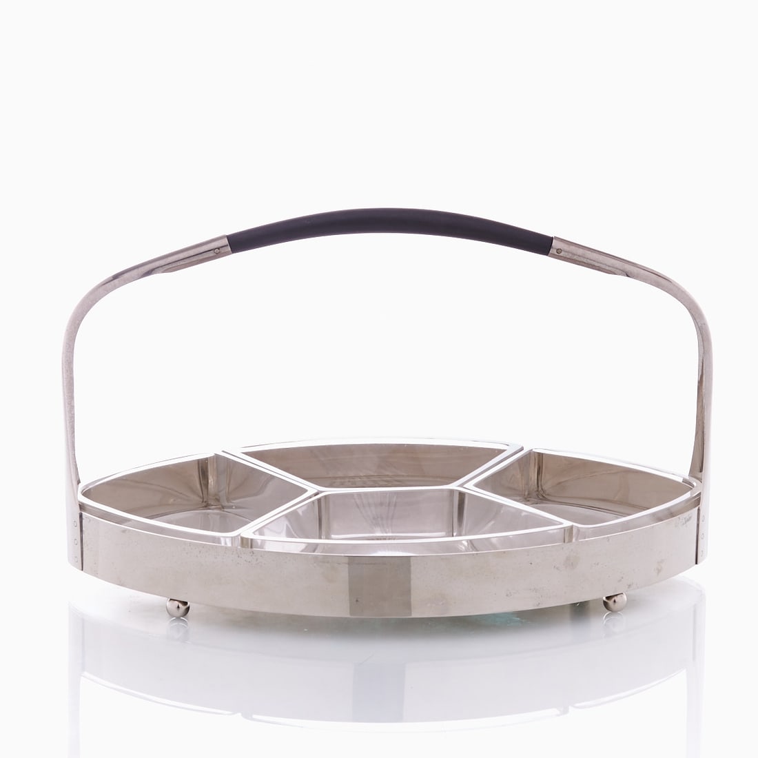 Four-piece cabaret (serving dish): Four-piece cabaret (serving dish) Germany, WMF, circa 1930. Metal, silver-plated, bowls made of colorless glass, handle made of dark wood. Oval holder with four inserted square glass bowls. On four