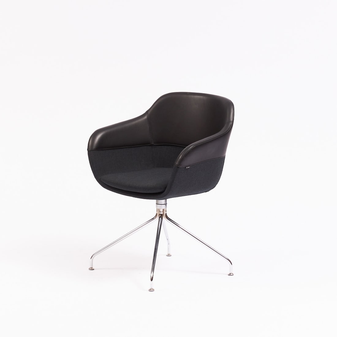 Office Chair Crona Soft: Office Chair Crona Soft Brunner/Rheingau. Design: Archirivolto Design. Leather. Metal. 47/83 x 60 x 65 cm. Manufacturer's mark.
