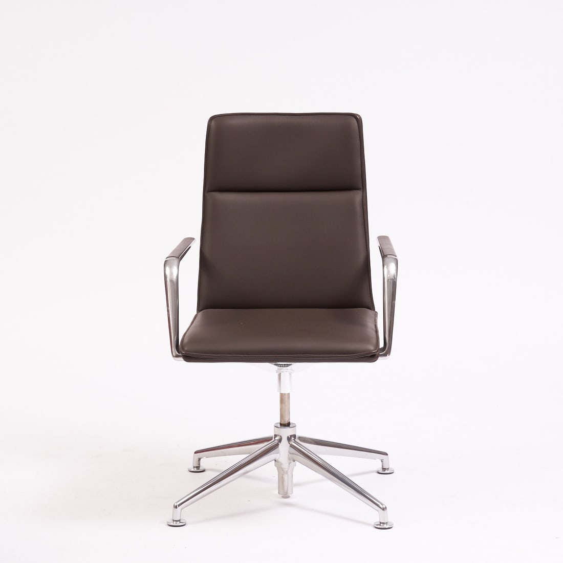 Finasoft Office Chair: Finasoft Office Chair Brunner/Rheingau. Design: Wolfgang C.R. Mezger. Leather. Metal. 99 x 60 x 59 cm. Manufacturer's mark.