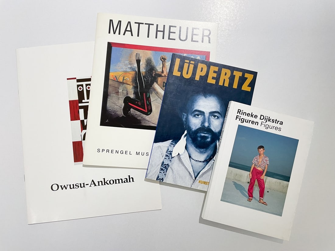 Dijkstra, L??pertz, Mattheuer and Owusu-Ankomah: Dijkstra, Lüpertz, Mattheuer and Owusu-Ankomah Book collection - "Rineke Dijkstra. Figures" - Hanover, Sprengel Museum 2018. Signed, location-spec. and dated: rineke dijkstra /