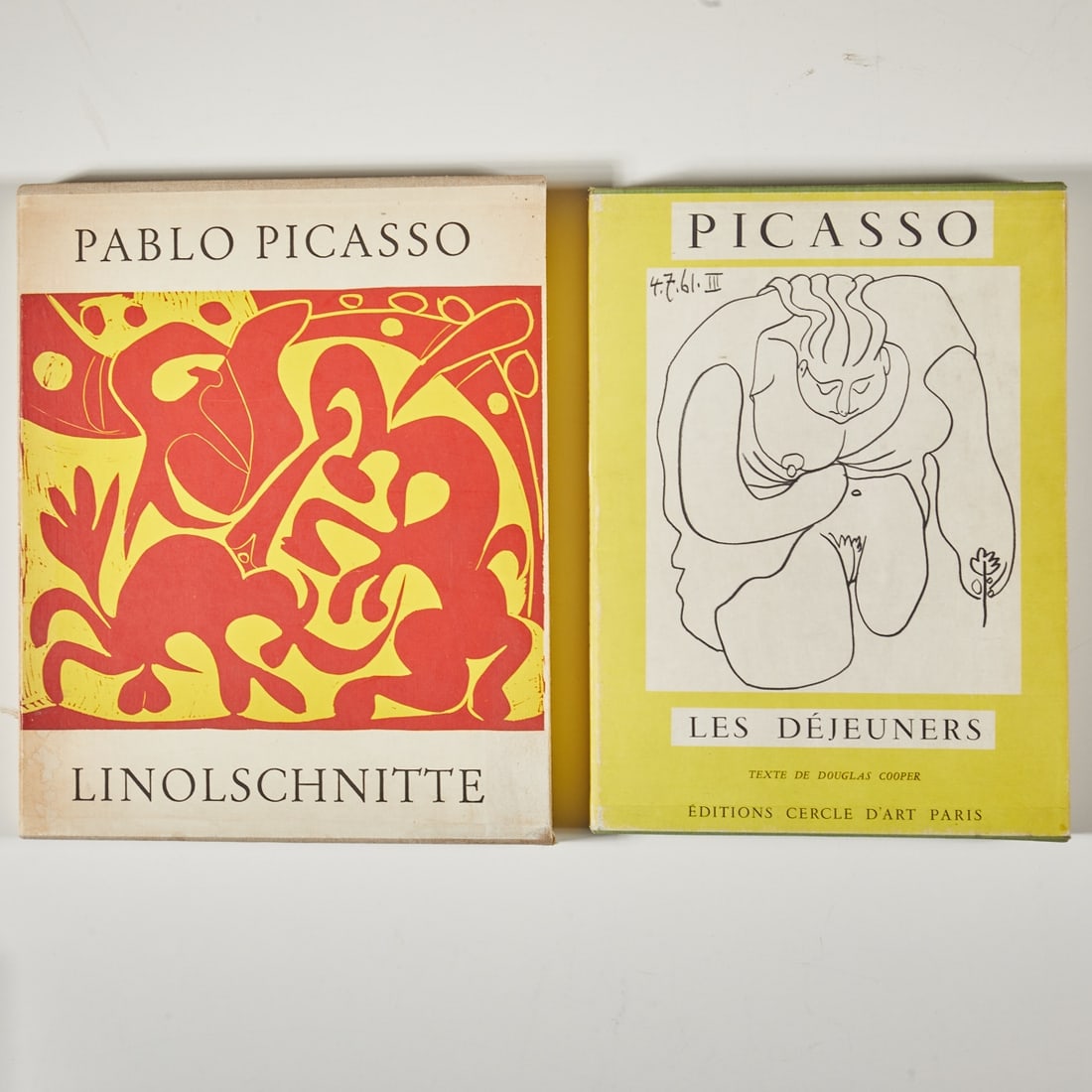 Pablo Picasso: Pablo Picasso Collection - "Linocuts" - Stuttgart, Hattje 1962. Cloth binding with embossing and illustrated cloth slipcase. 13 pages text (introduction and index) and 45 reproductions