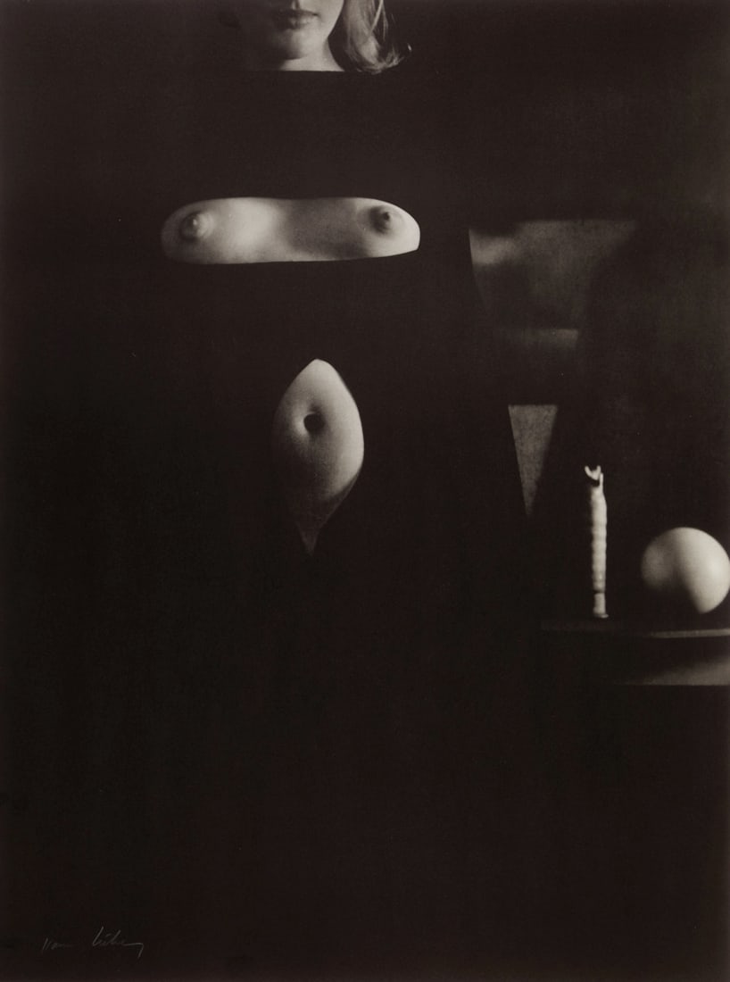 Karin Szekessy: Karin Szekessy 1938 Essen - 2025 Hamburg - Female Nude - Heliogravure/cardboard. 84 x 63 cm (print and sheet size). Signed lower left: Karin Szekessy. The sheet is loose. Marginal defects.