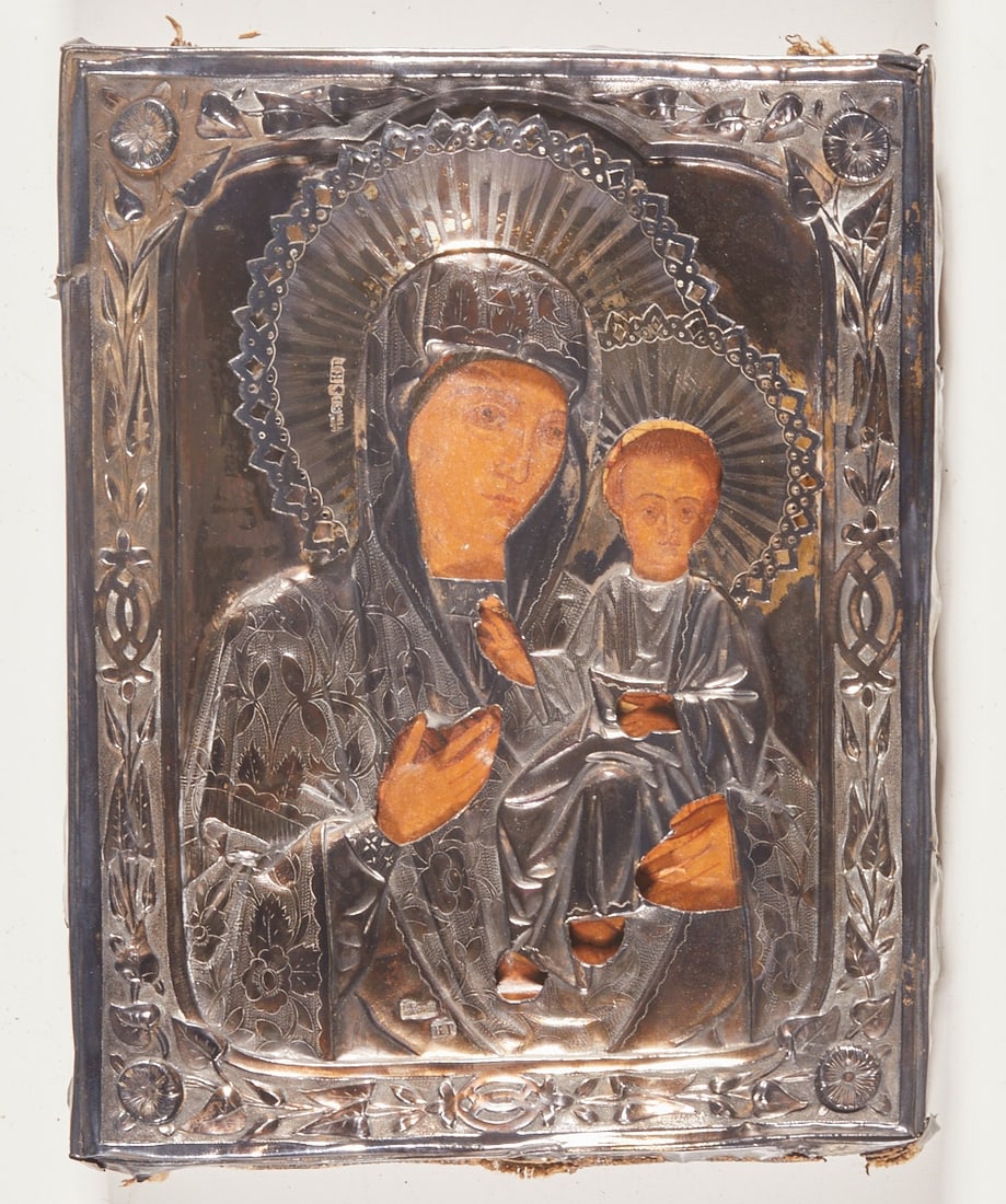Icon: Icon Russia, 17th century. -Mother of God of Smolensk- Egg tempera on chalk ground on wood, 22 x 17 cm. Silver oklad 84 zolotnik, various hallmarks. Traces of age.