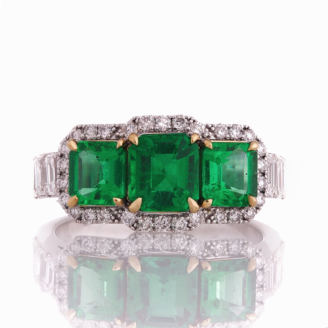 Emerald and diamond ring (1 of 1)