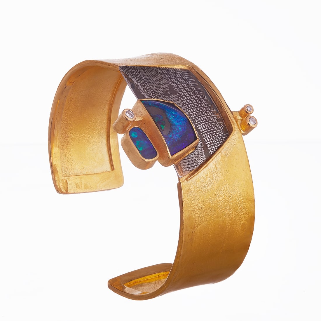 Wilhelm Buchert Designer Jewelry: Bangle with Opals and Brilliant-Cut Diamonds: Designer jewelry: Bangle with opals and brilliant-cut diamonds Design: Wilhelm Buchert (1939 Zwickau - 2023 Kiel) Unique piece. 900/- fine gold and 950/- platinum, stamped. Weight: 78.6 g. Master's