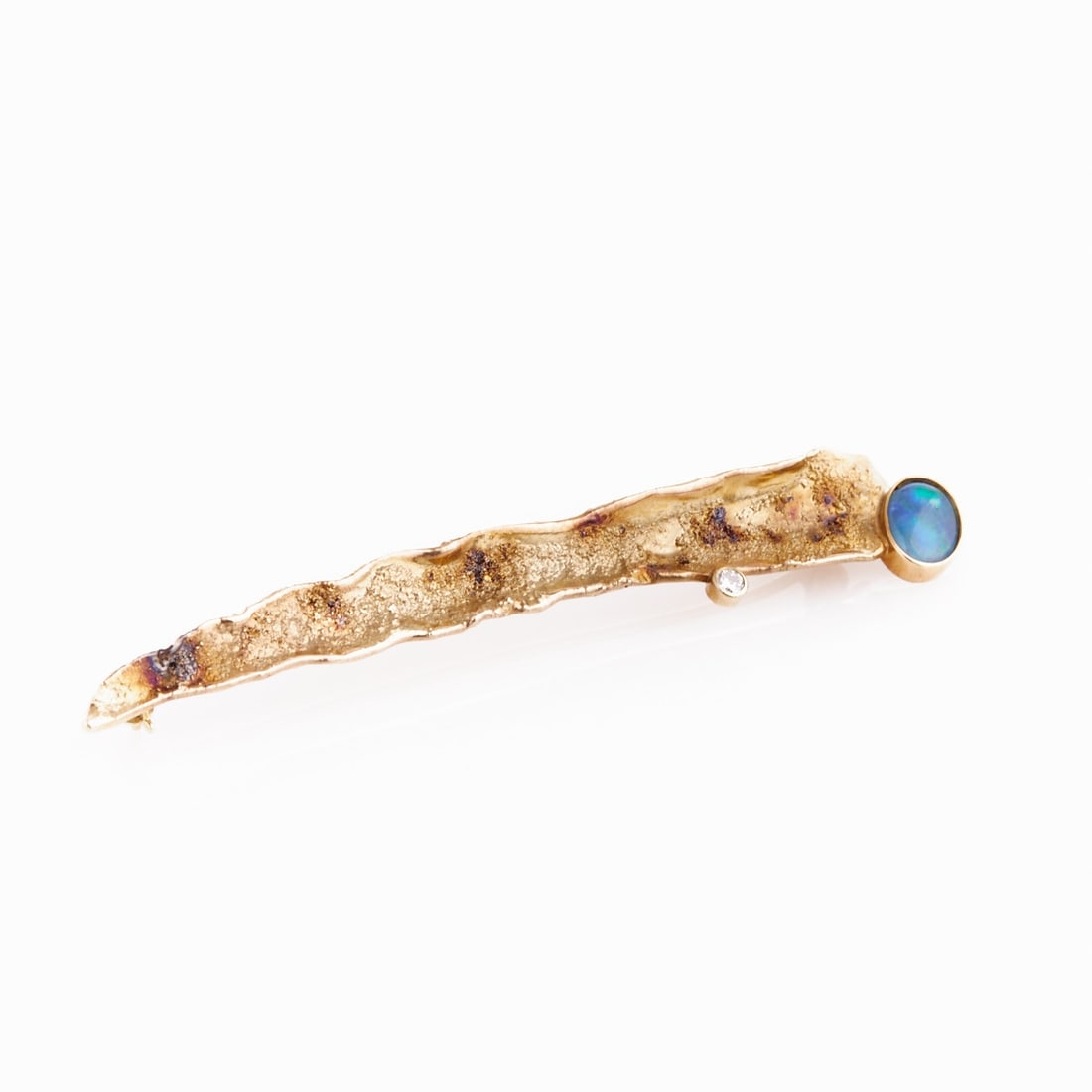 Opal Pin with Brilliant: Opal pin with brilliant Handmade. 585/- yellow gold, stamped. Total weight: 9.6 g. 1 opal doublet (9 x 6 mm). 1 brilliant approx. 0.05 ct (w/si). Length 7.7 cm. W. 1.2 cm. Pin with safety slide. Very