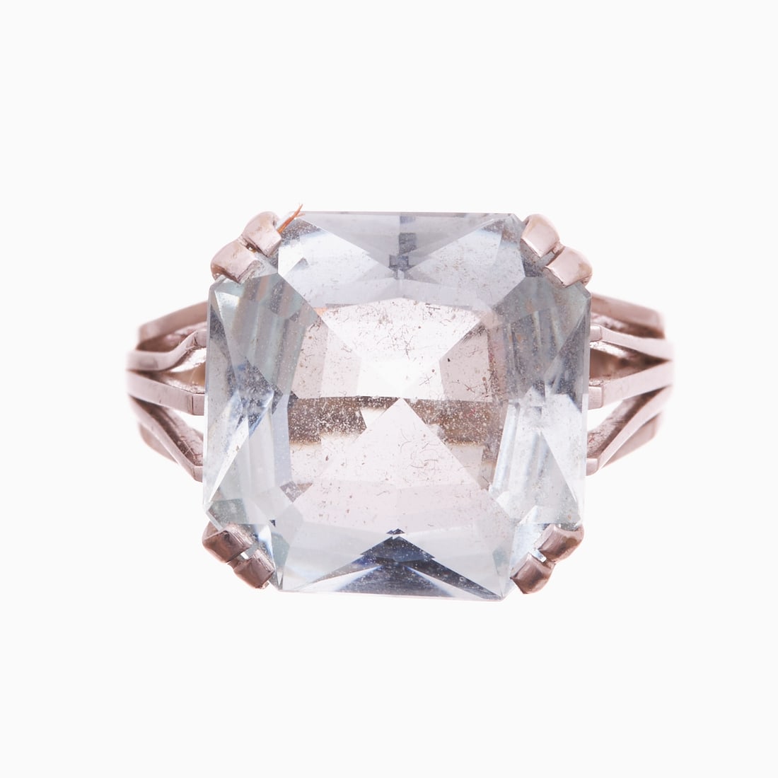 Aquamarine Ring: Aquamarine ring 585/- white gold, stamped. Hallmark. Weight: 6.4 g. One aquamarine in radiant cut (approx. 13 x 13 x 7 mm), of approx. 9.5 ct. Ring size 53. Very good condition. Aquamarine in cool