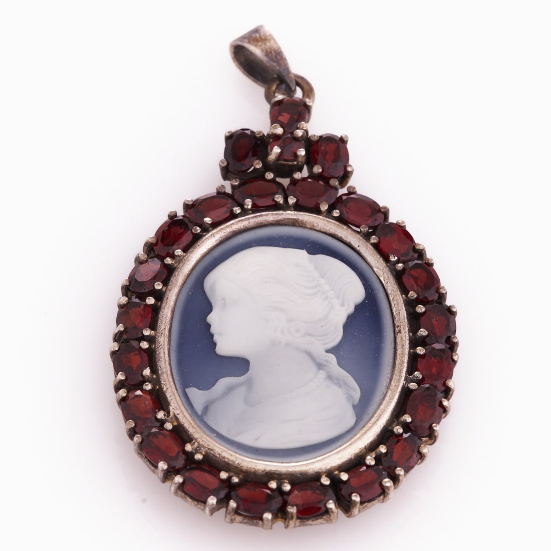 Agate cameo with lady's portrait as a pendant (1 of 1)