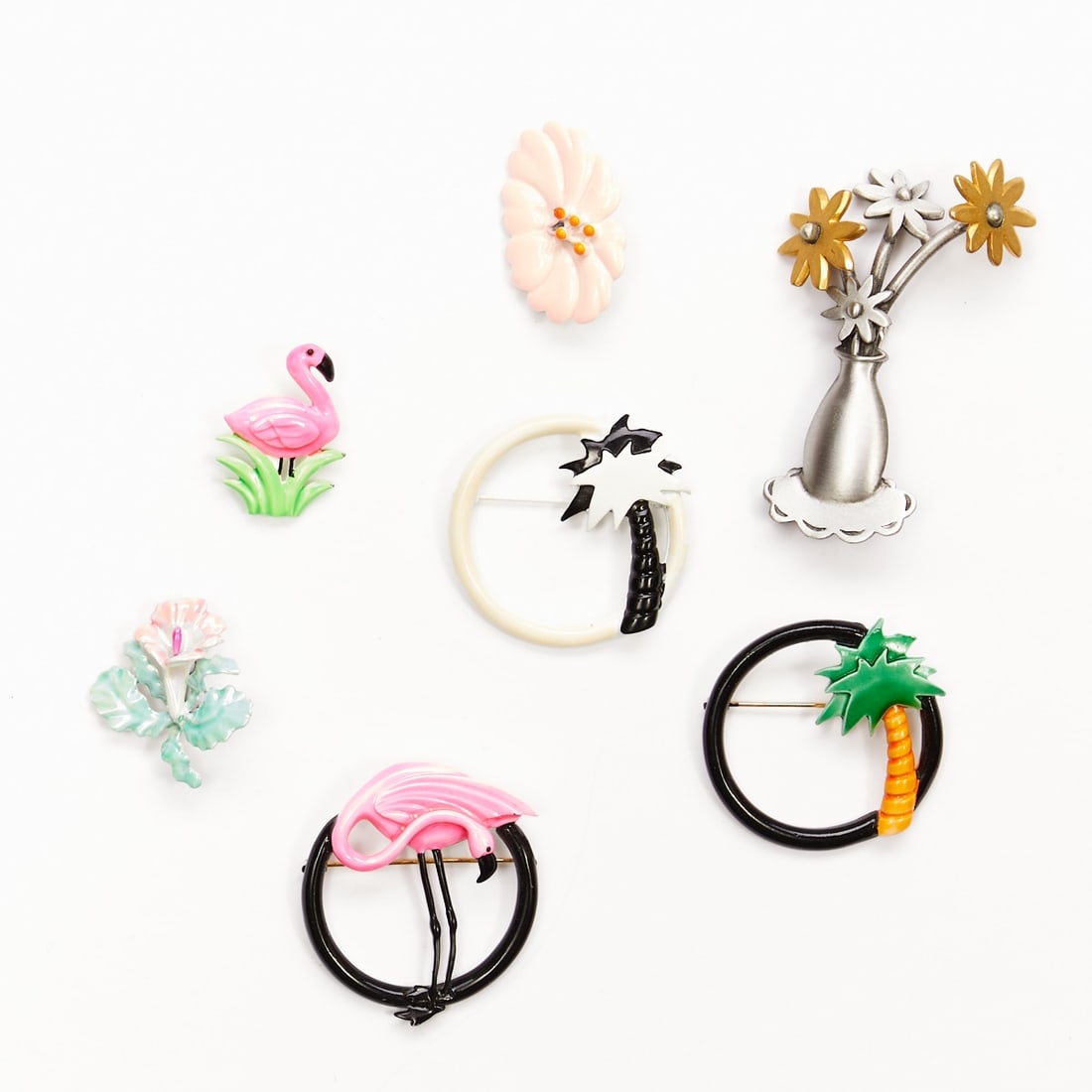 J.J. - Three Vintage Brooches (7 pieces): J.J. - Three Vintage Brooches (7 pieces) The Jonette Jewelry Company (J. J.), USA, circa 1980s. Metal, pewter-colored or enameled. Total weight: 84 g. Dimensions: 4.5 x 5 cm, 4.3 x 4.5 cm, 7.5 x 4.5 c