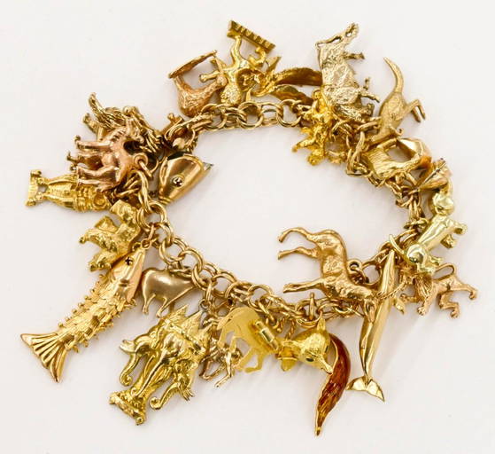 Lady's Heavy 14k Gold Charm Bracelet 8''. Vintage Nov 30, 2017 MBA