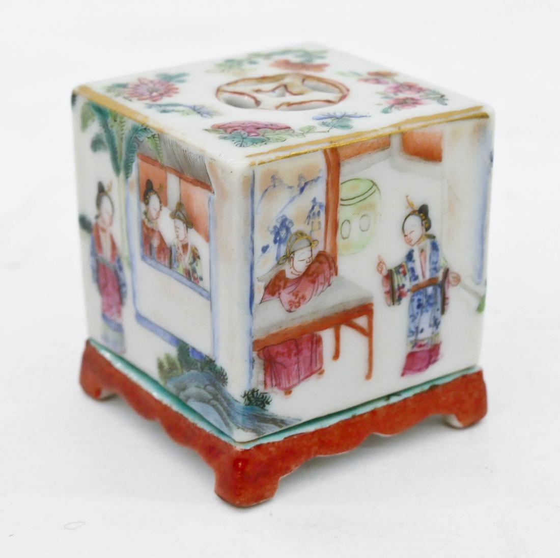 Chinese Famille Rose Porcelain Cricket Box (1 of 4)