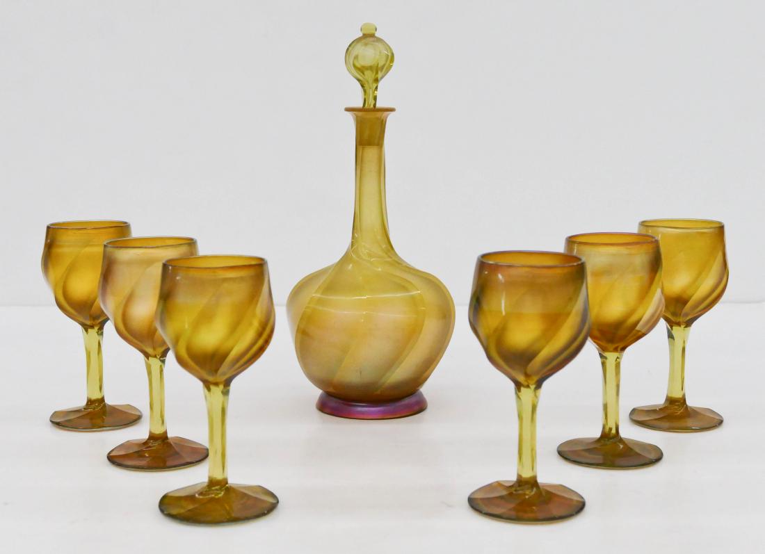 Tiffany Studios Swirl Iridescent Glass Decanter Set. A (1 of 4)
