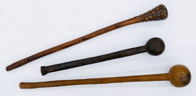 3pc Zulu Knobkerrie Hardwood War Clubs 19'' to 27'': 3pc Zulu Knobkerrie Hardwood War Clubs 19'' to 27'' Long. Carved wood clubs and one with steel and brass tacks applied. Scattered wear from use. Early to mid 20th century, African.