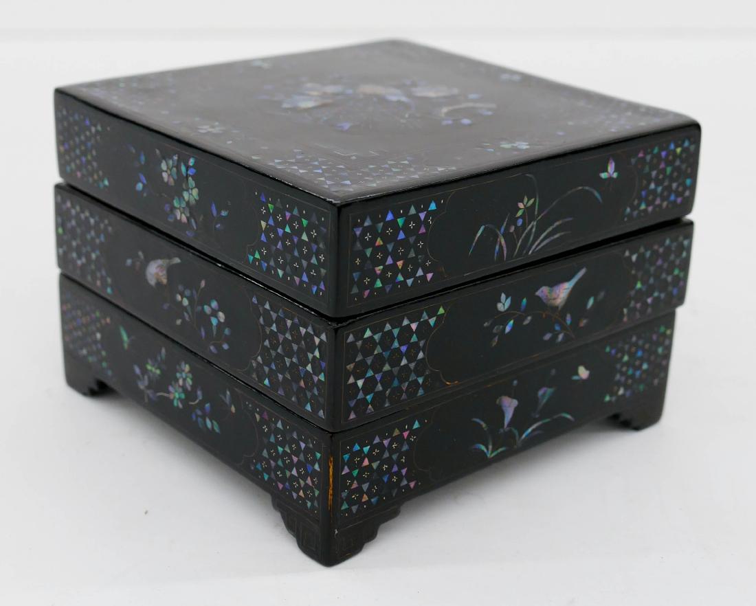 Chinese Lac Burgaute Small Stacking Box 3.5''x5''. (1 of 2)