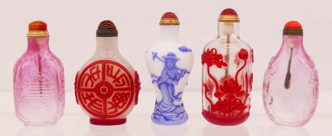5pc Chinese Peking Glass Snuff Bottles. (1 of 2)