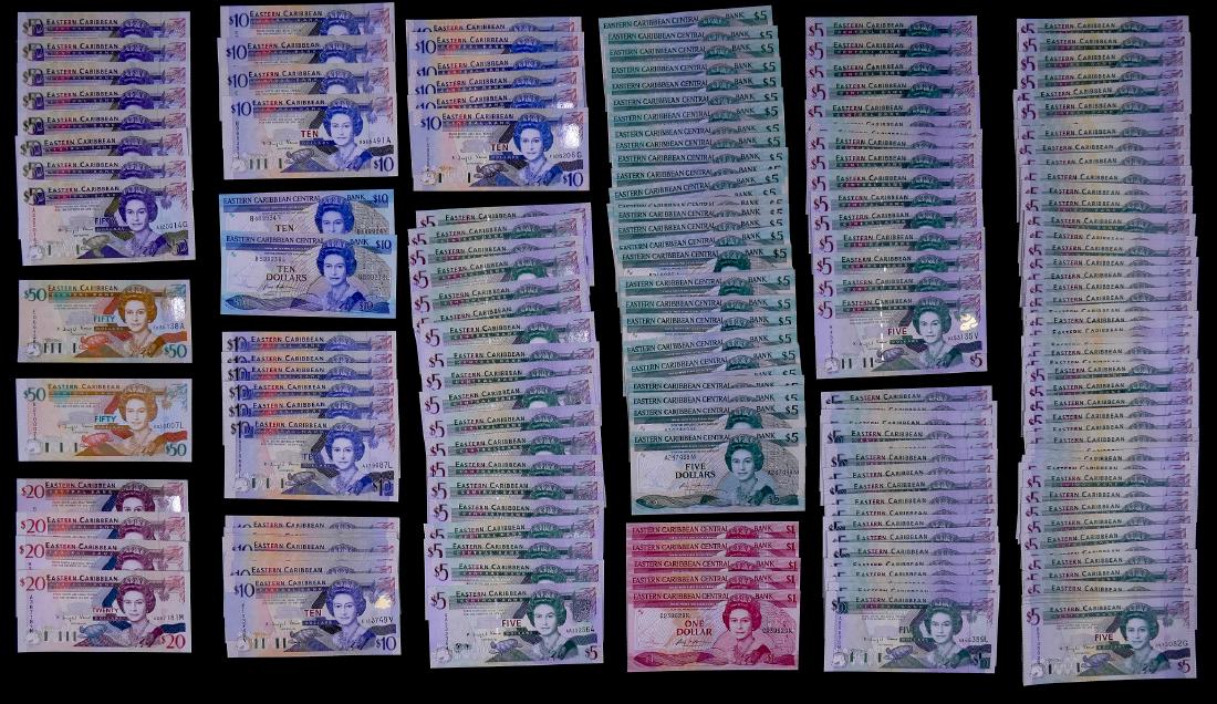 257pc Eastern Caribbean Banknotes UNC (1 of 2)