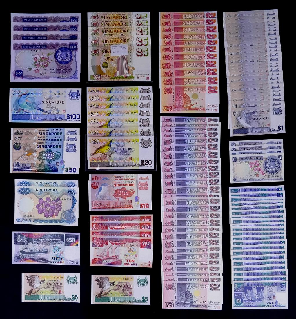 130pc Singapore Banknotes  UNC (1 of 6)