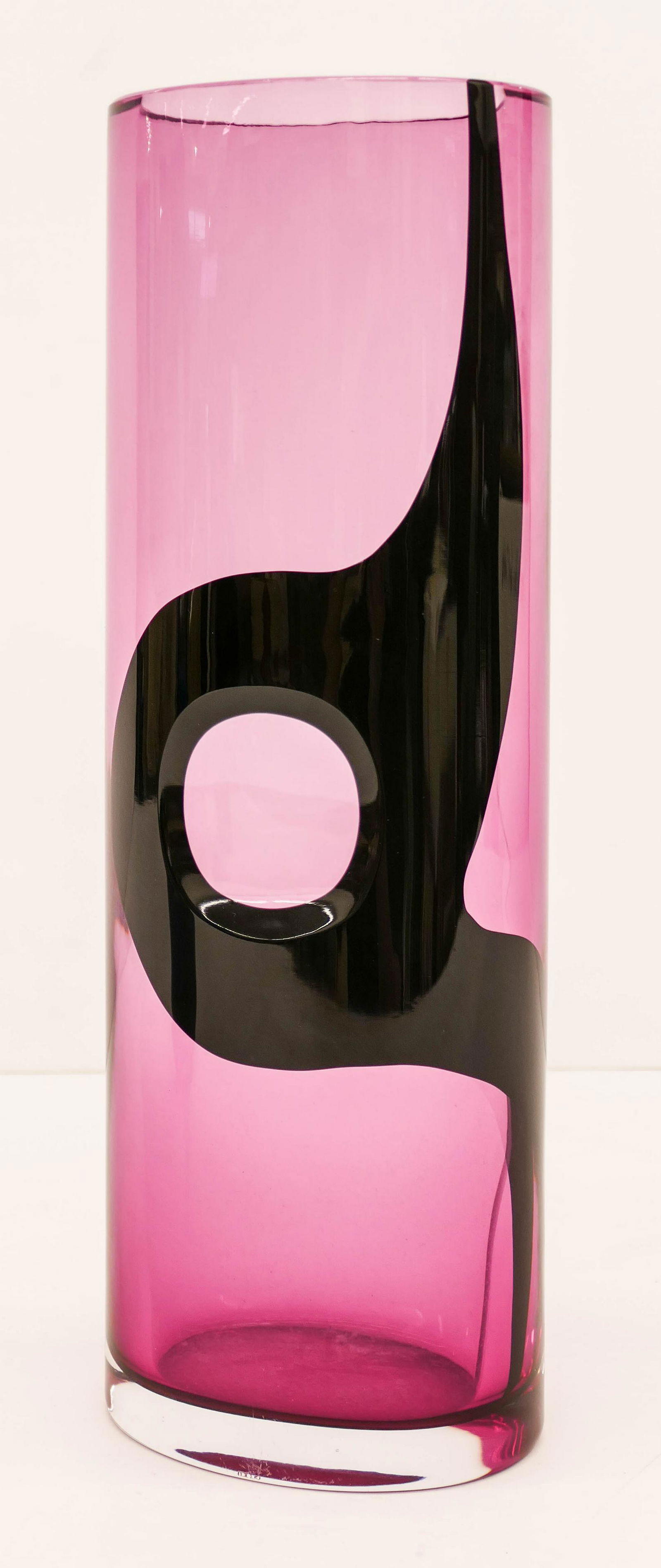 Seguso A.V. for Oggetti Murano Glass Vase 16''x5''. A: Seguso A.V. for Oggetti Murano Glass Vase 16''x5''. A modernist vase with pink body and black design. Signed on bottom. Excellent condition. Livio Seguso