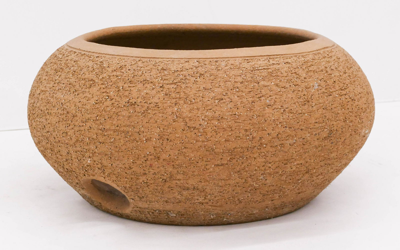 Stan Bitters for Hans Sumpf Stoneware Hose Reel Pot: Stan Bitters for Hans Sumpf Stoneware Hose Reel Pot 9''x19''. Unmarked. Excellent condition.