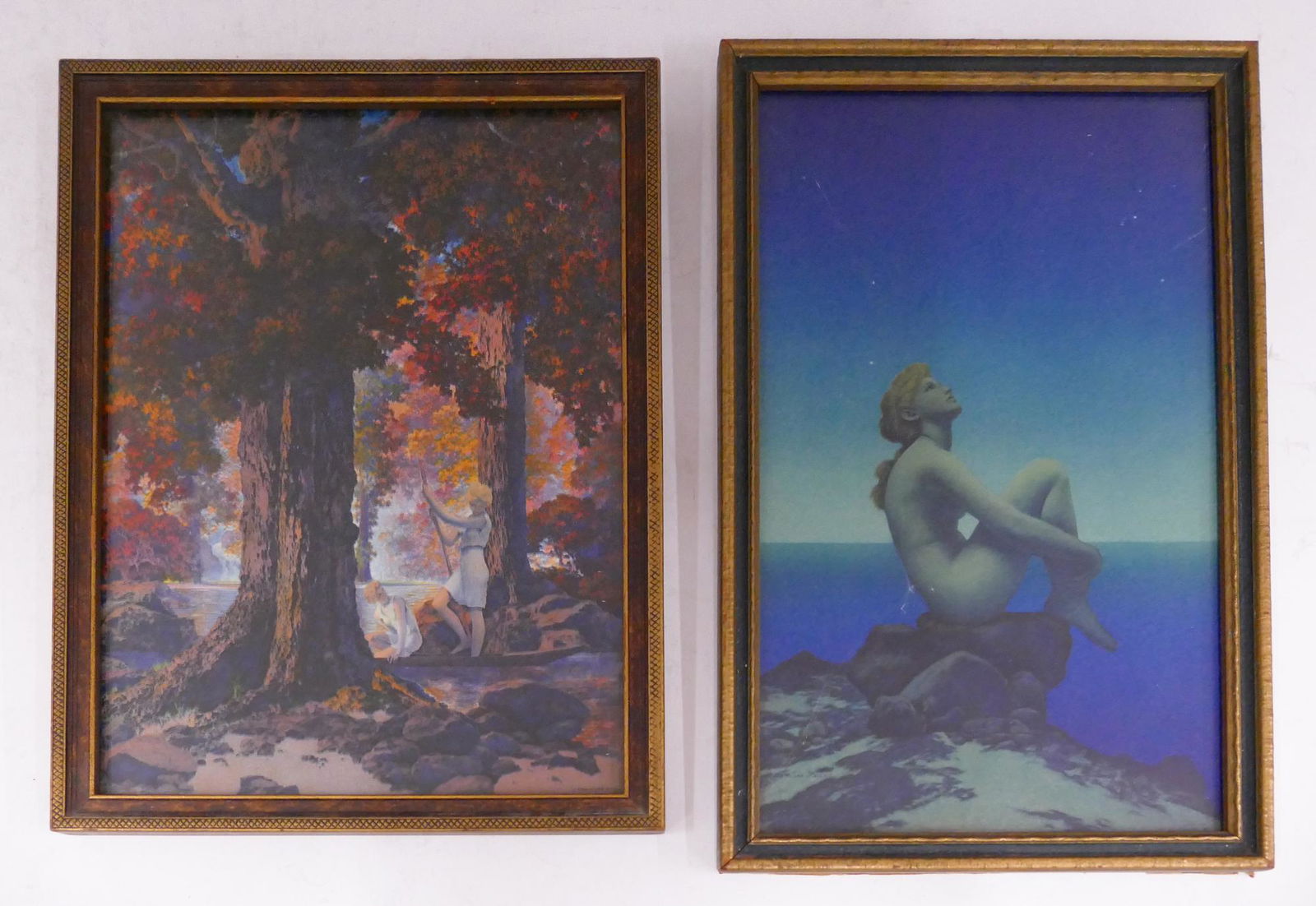 2pc Maxfield Parrish Stars & Golden Hours Prints: 2pc Maxfield Parrish (1870-1966 New Hampshire) 'Stars' lithograph & 'Golden Hours' cropped calendar top. 'Stars' measures 10 x 6'' and is in period frame with overall measurements of 11 x 7''. 'Golden