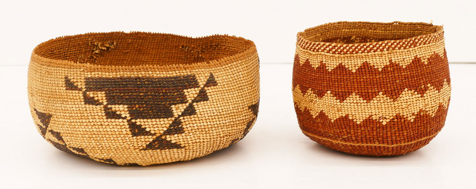 2pc Old Hupa Indian Baskets (1 of 2)