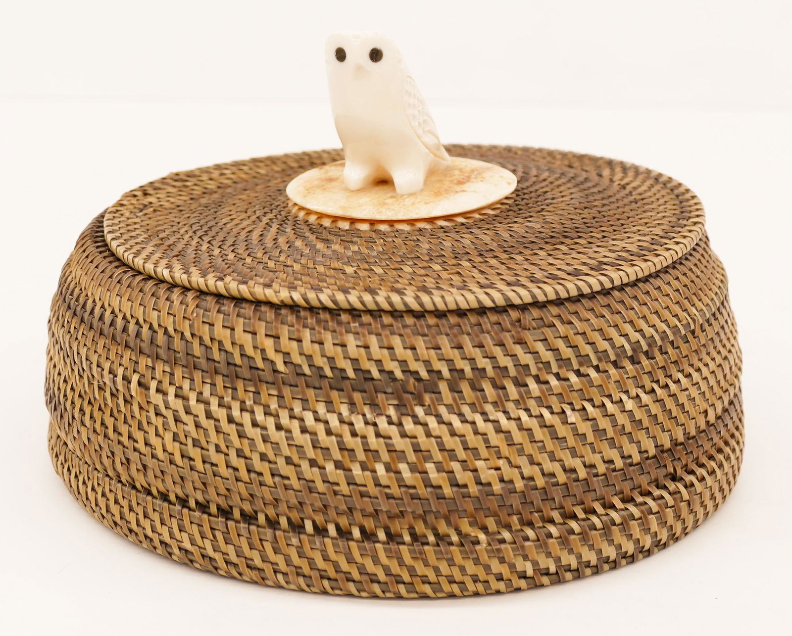 Eunice Hank Attr. Large Owl Covered Baleen Basket (1 of 4)