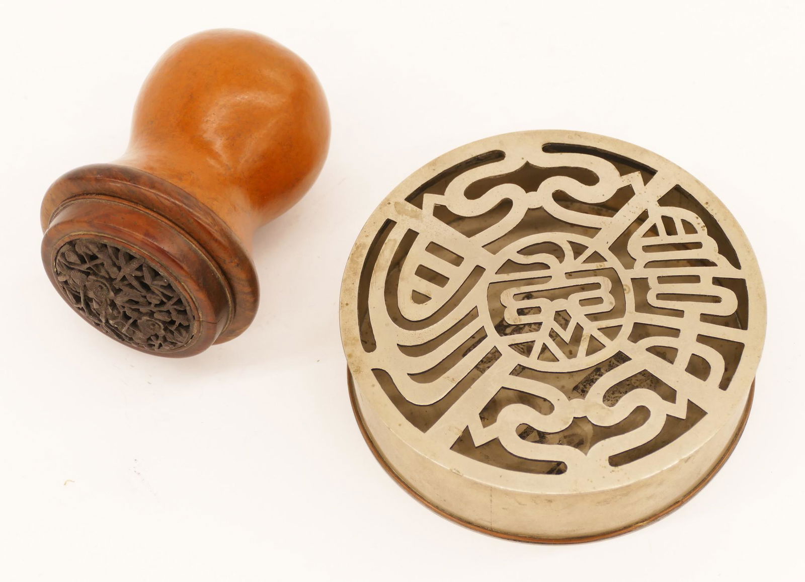 2pc Chinese Qing Cricket Cage and Incense Box (1 of 3)