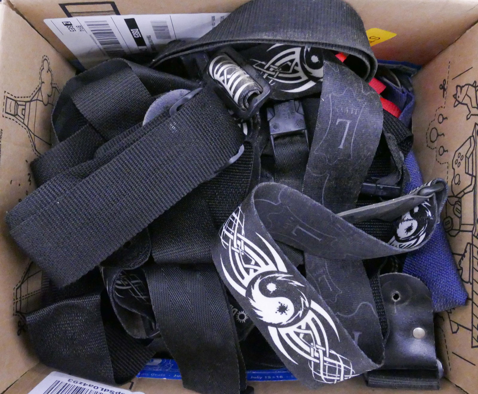 24pc Cloth Guitar Straps: 24pc Cloth Guitar Straps. Various brands and colors.