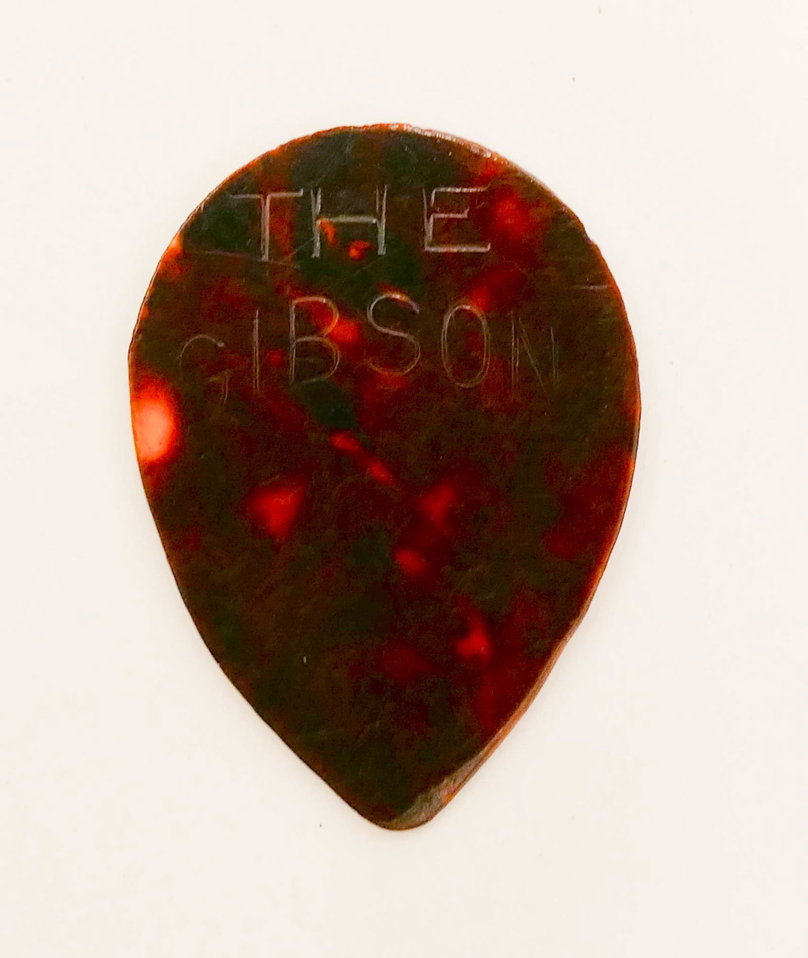GIBSON CELLULOID 'THE GIBSON' GUITAR PICK, 1910'S (1 of 2)