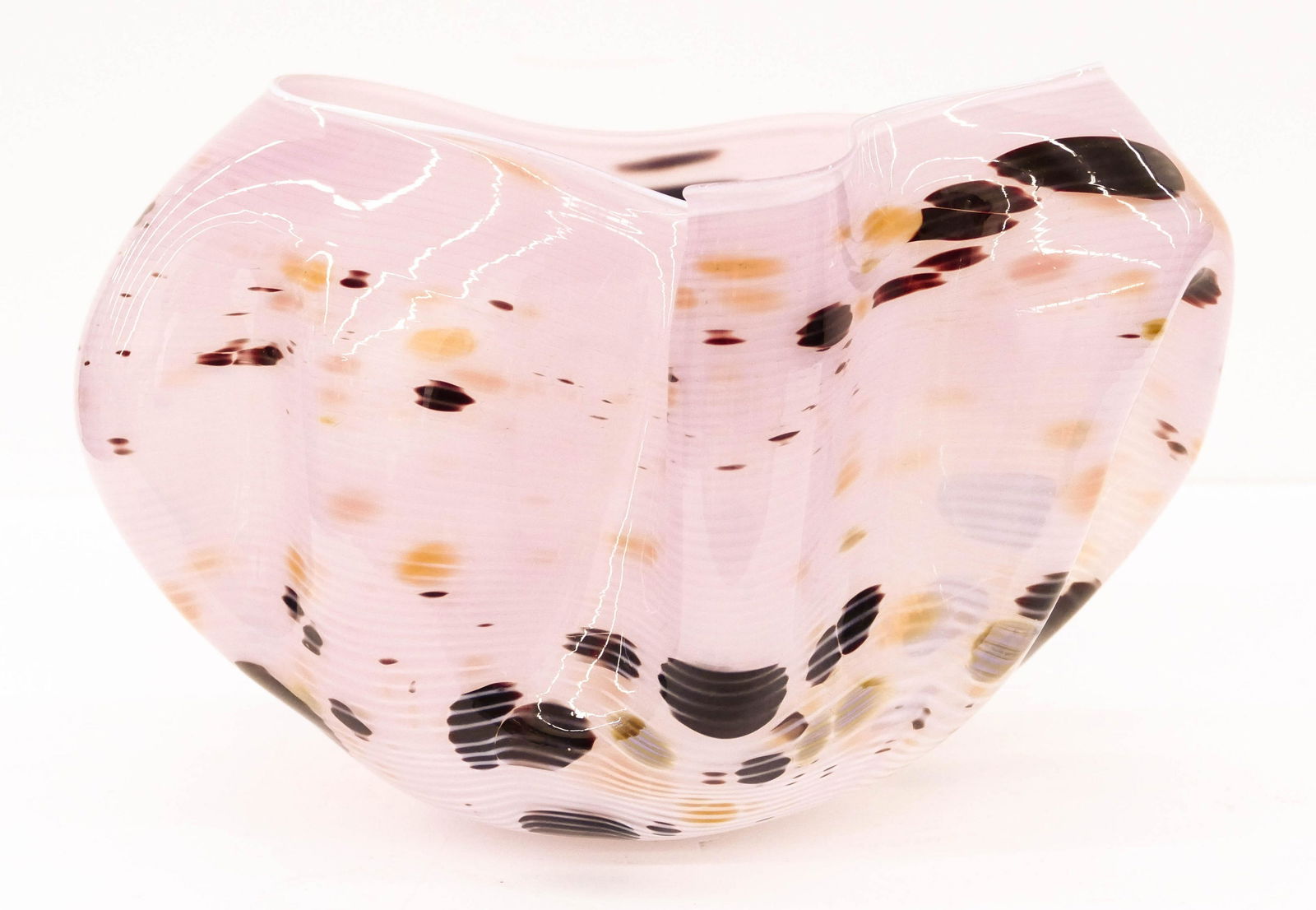 Dale Chihuly ''Pink Seaform Basket'' 1982 (1 of 5)