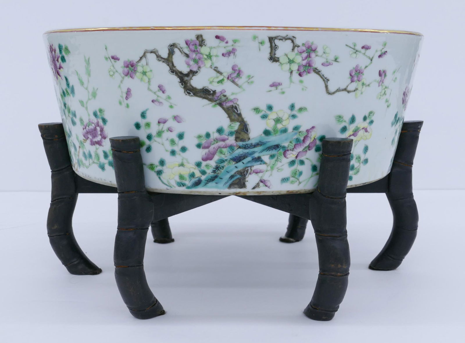 Chinese Qing Porcelain Fish Bowl on Stand (1 of 8)