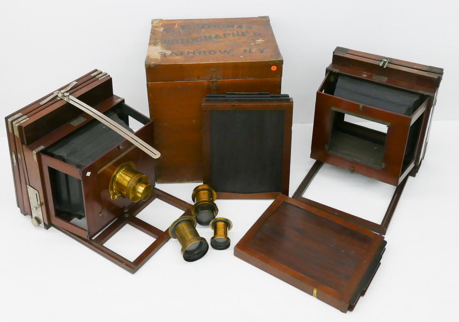 Blair Tourograph Dry Plate Co. Cameras with E.E. Thomas Photographer Travel Box (1 of 18)